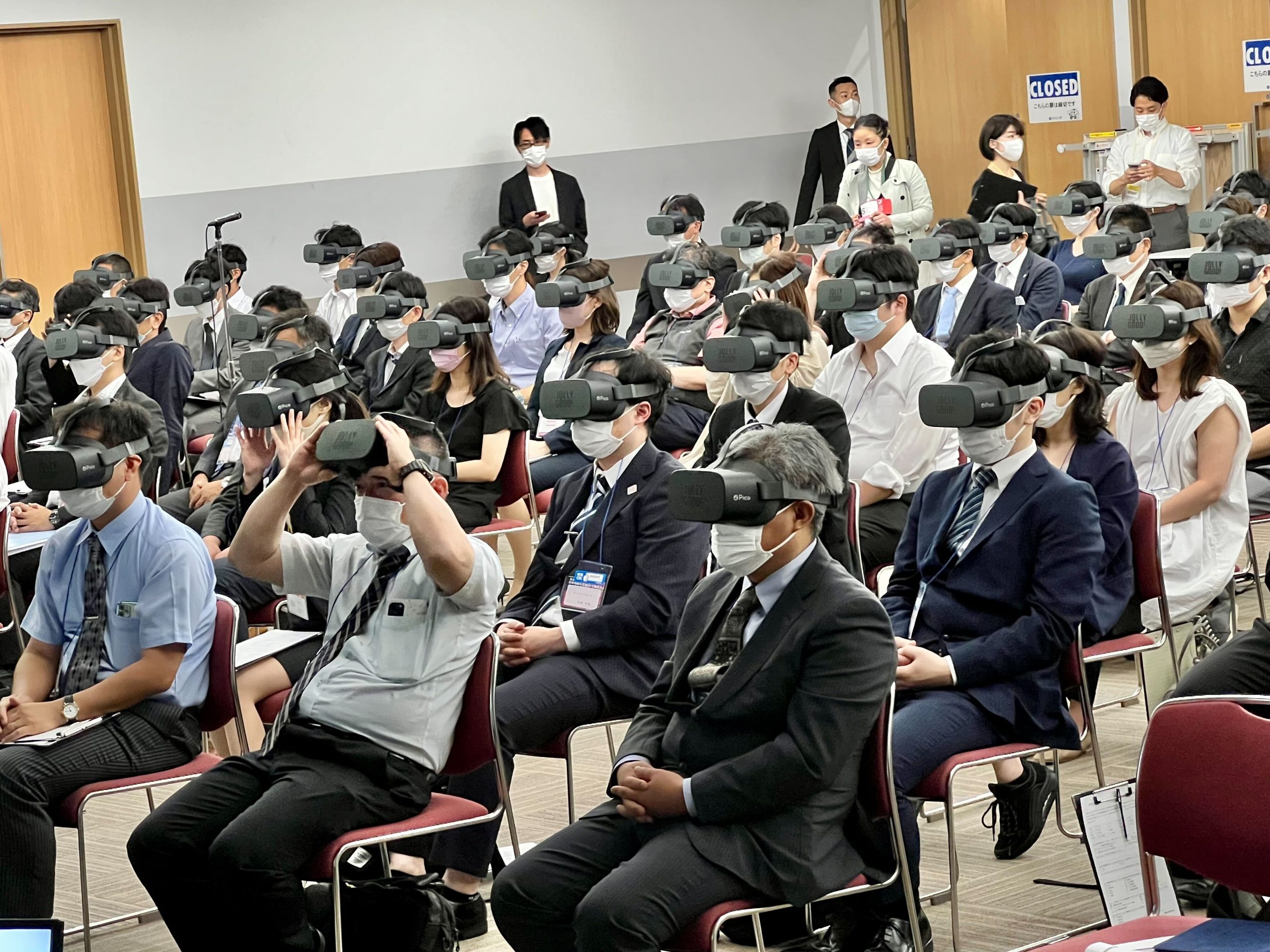 MBS毎日放送にて、日本外傷学会で実施したVR100台同時接続の大型医療VRセミナーが紹介されました