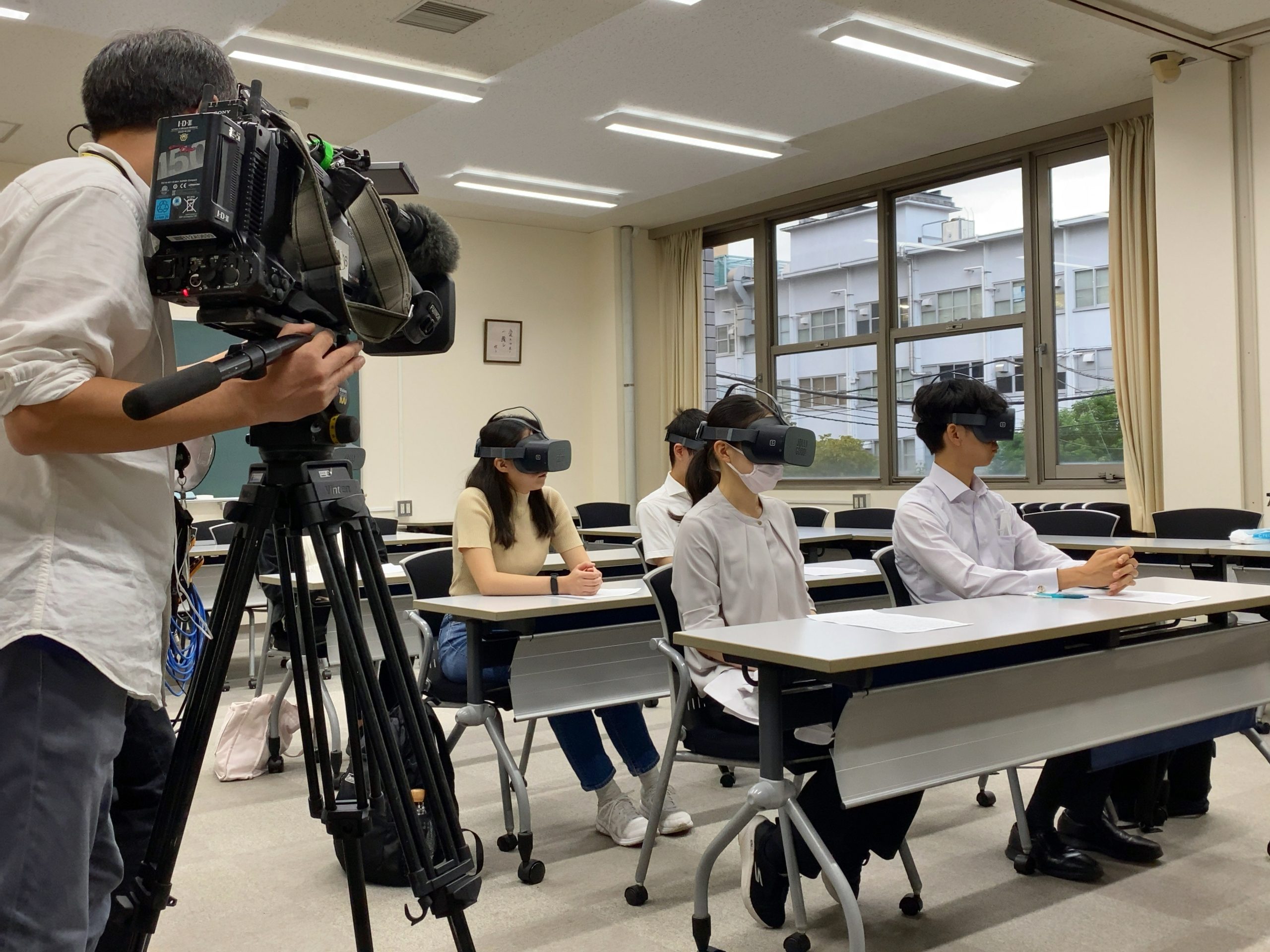 NHK首都圏ネットワークにて、慶應義塾大学と共同開発した「訪問診療教育VR」が紹介されました